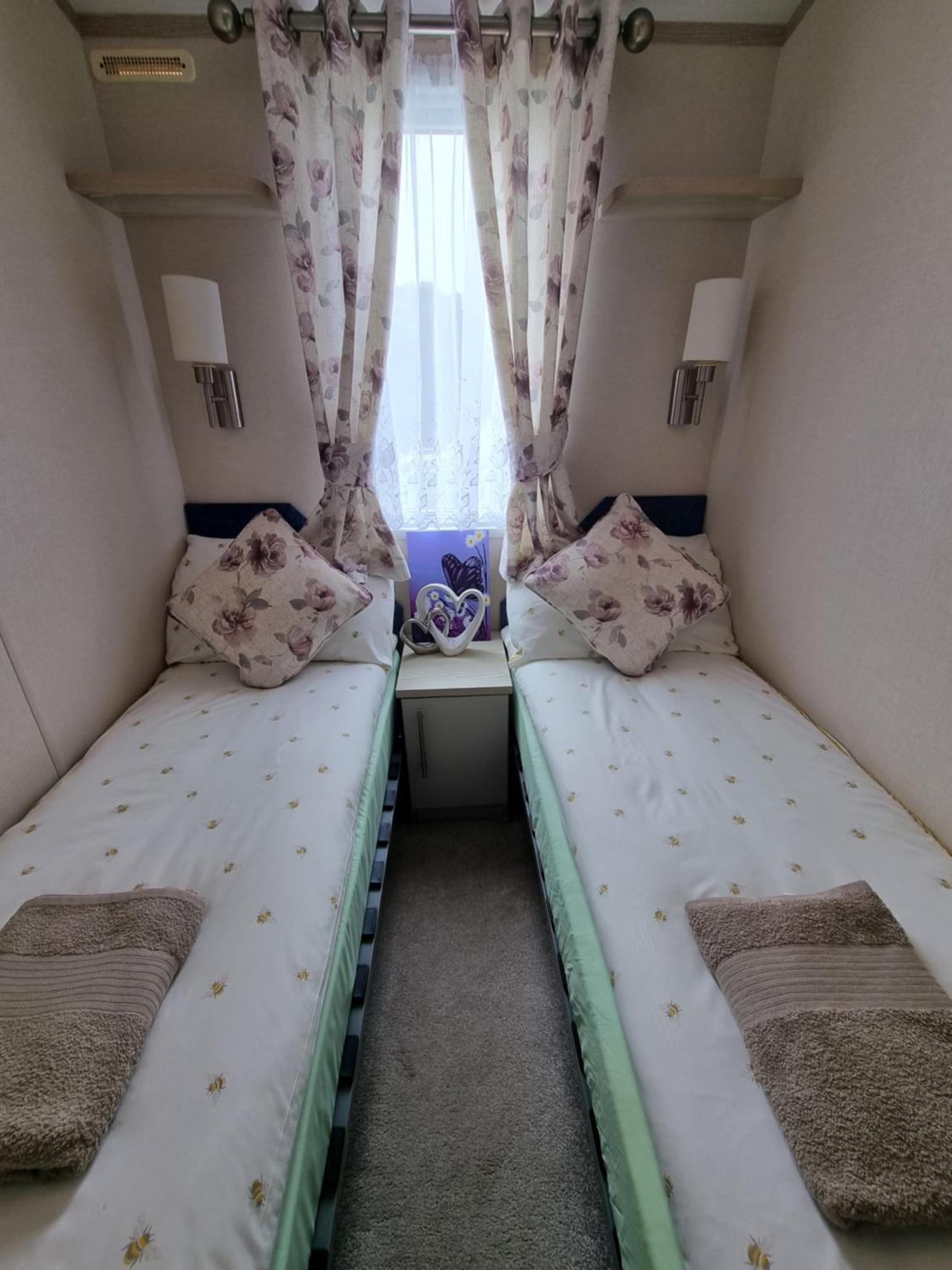 Отель Static Caravan To Hire , Hoburne Devon Bay Goodrington Экстерьер фото